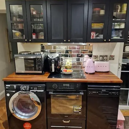 Daire Trinity 2 Bed With Mezzanine