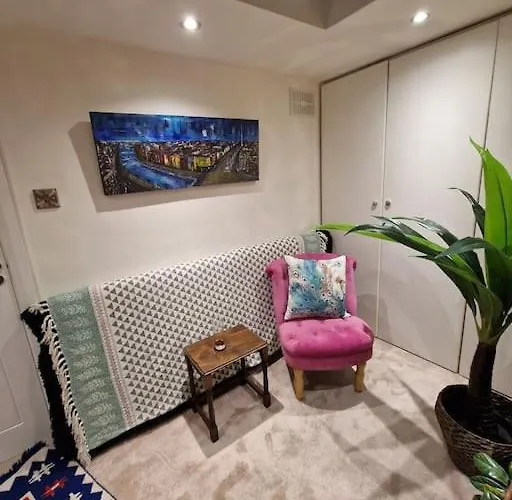 Trinity 2 Bed With Mezzanine * Dublin