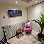 Trinity 2 Bed With Mezzanine * Dublin